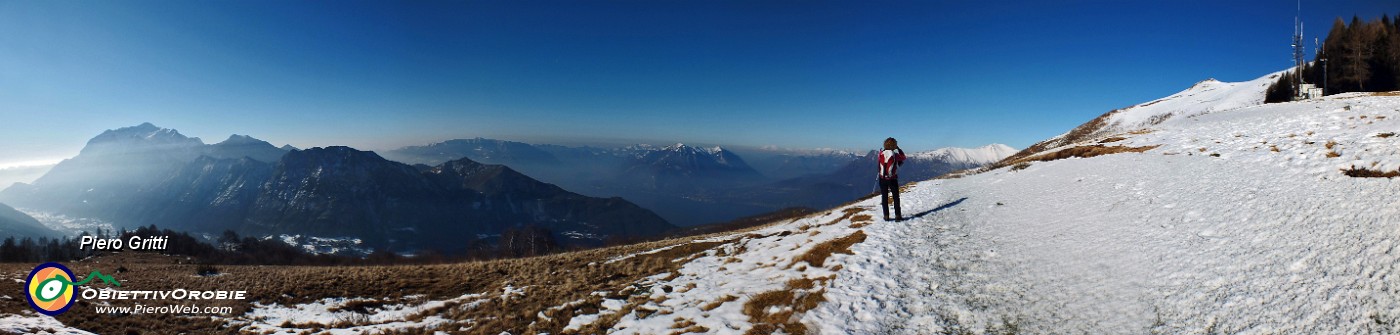 13 Vista panoramica sul Lago di Como ed i suoi monti.jpg